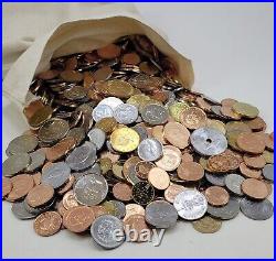 10 Lbs Pounds UNC UNCIRCULATED Mixed Foreign World Coins + Deluxe Leather Album
