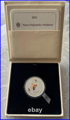 2023 Moldova World of Bee Silver Colored Coin Wildlife Proof 50 Lei ULTRA RARE 2023 Moldova World of Bee Silver Colored Coin Wildlife Proof 50 Lei ULTRA RARE