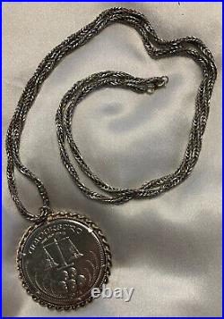 Beautiful 1974 One OZ. 999 Silver Universaro World Trade Coin &. 925 Necklace