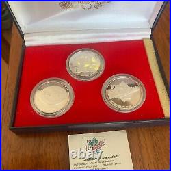 CINCINNATI REDS 1990 WORLD SERIES CHAMPIONS BASEBALL. 999 Silver Coin Set